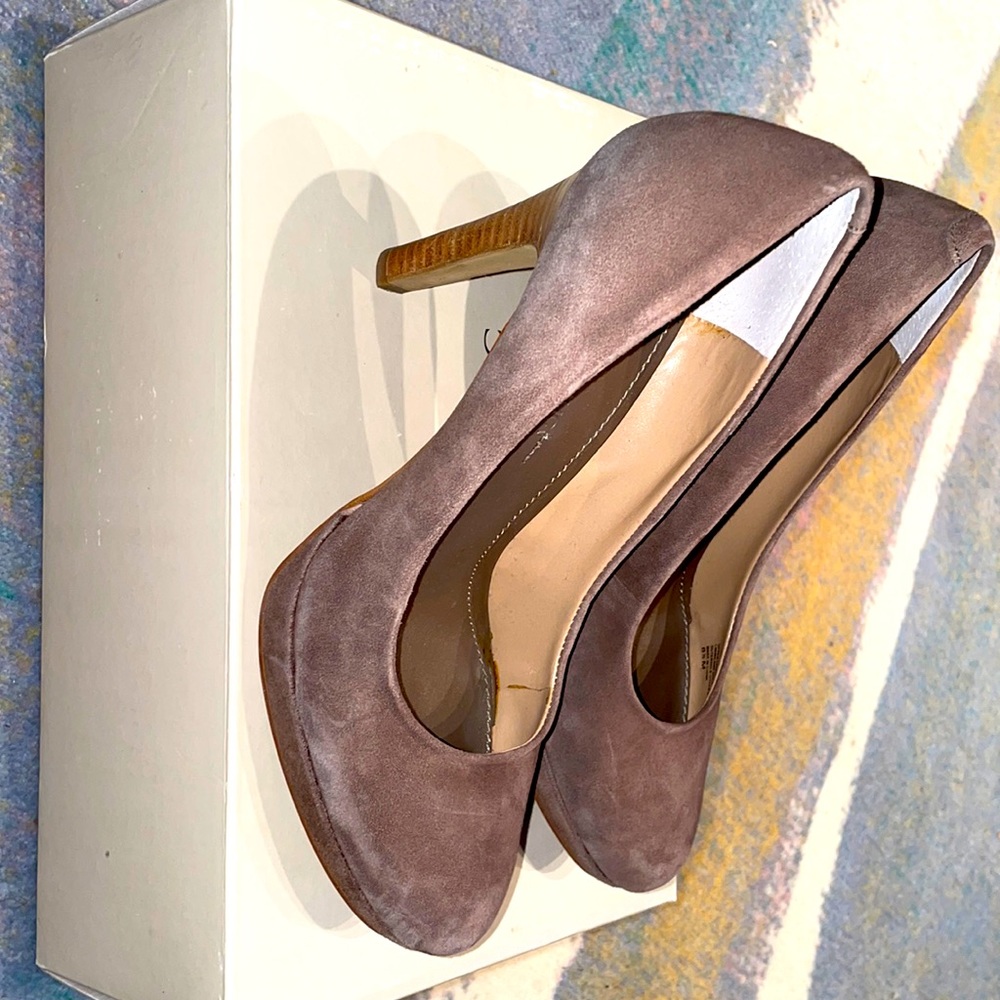 Banana Republic Kate Pumps in color Portobello